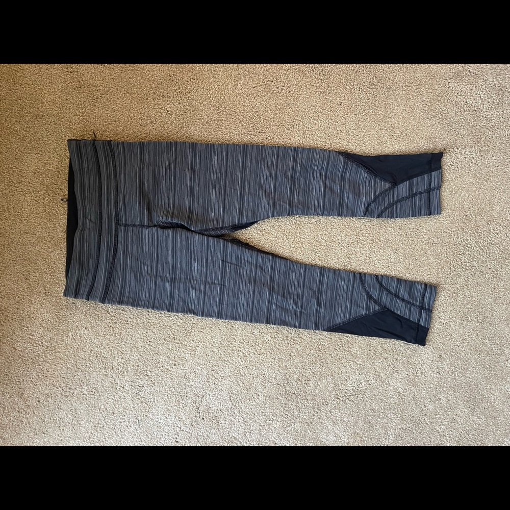 Cropped lulu lemon leggings with mesh!